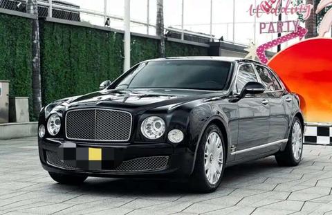 Bentley Модель не указана