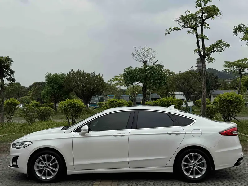 Ford Mondeo EcoBoost 200 стиль — фото 4