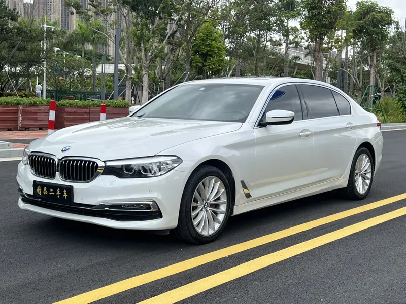 BMW 5 Series — фото 1