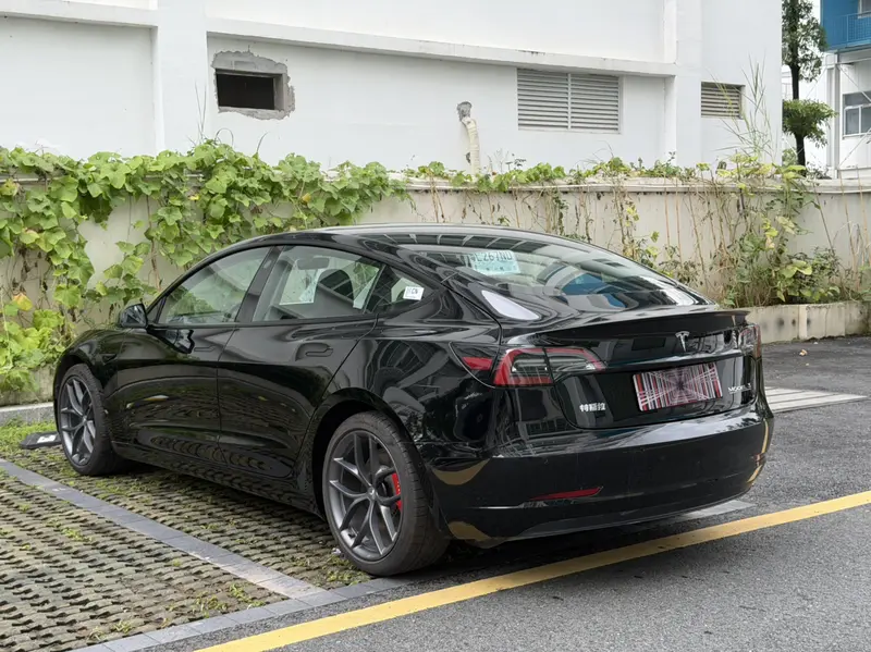 Tesla Model 3 — фото 4