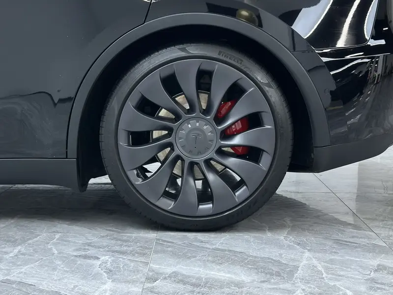 Tesla Model Y Performance — фото 11