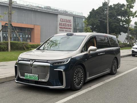 VOYAH Dreamer PHEV