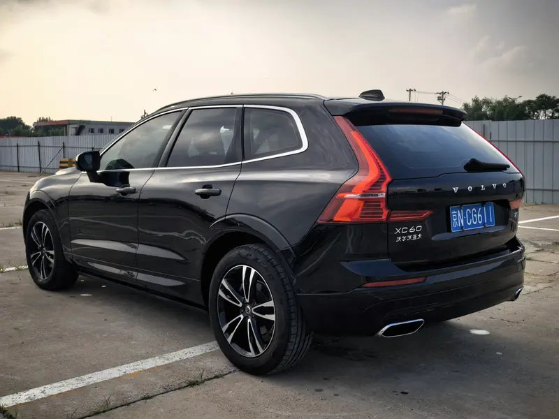 Volvo XC60 T5 полный привод смарт-плюс — фото 4