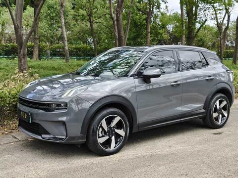 Lynk & Co 06 EM-P