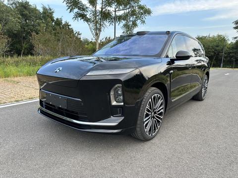 Nio ES8