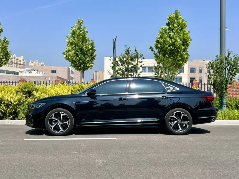 Volkswagen Passat — фото 4