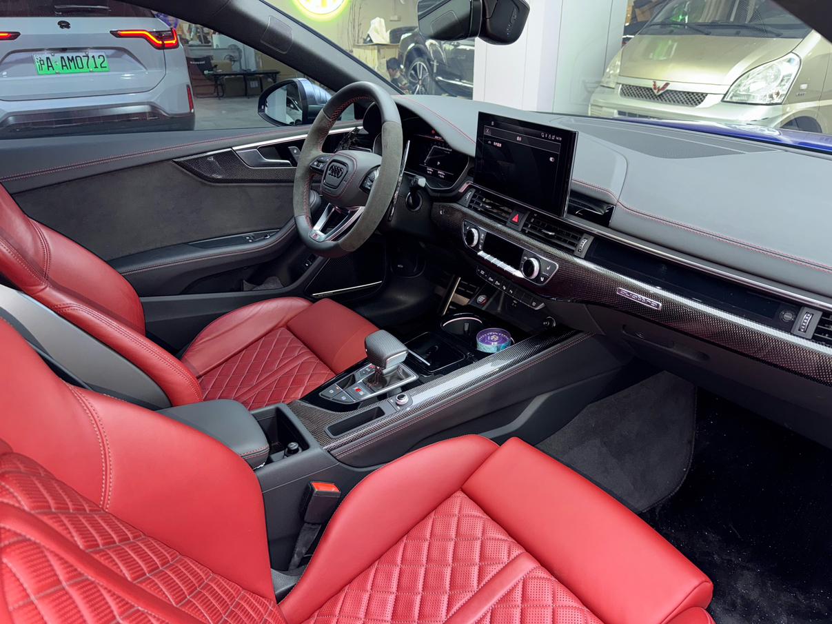 Audi S5: фотография 17 из 20