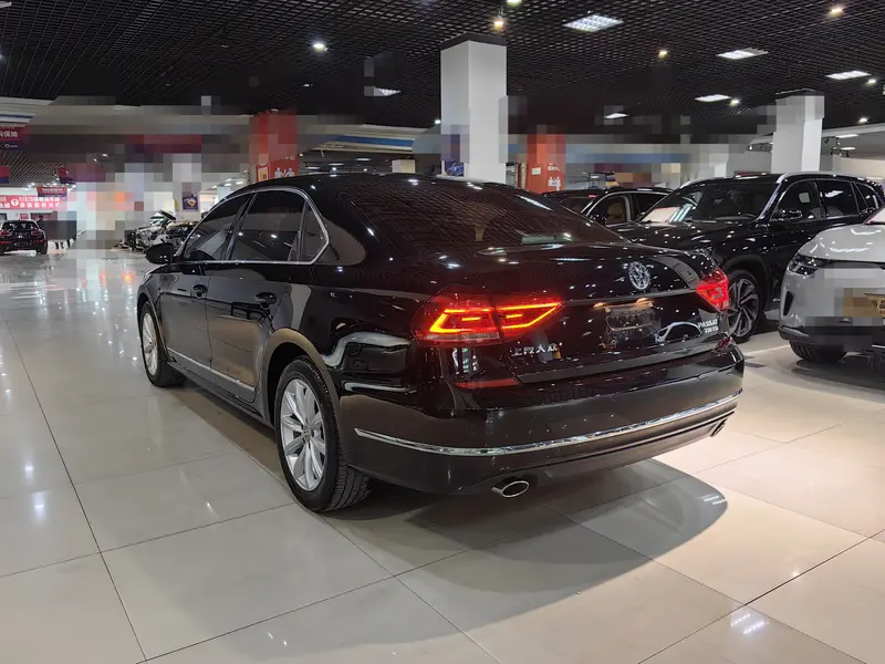 Volkswagen Passat — фото 5
