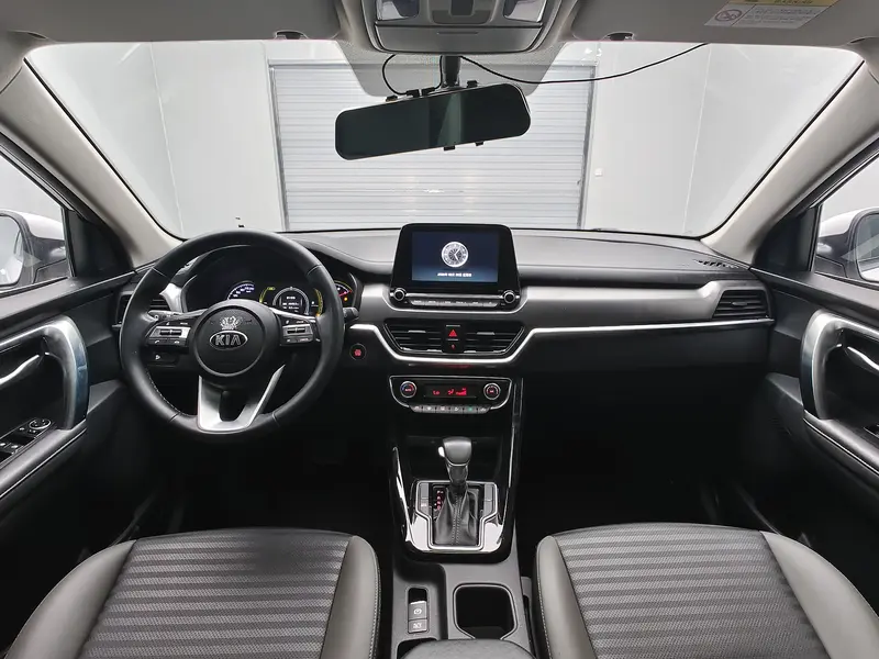 Kia Sportage — фото 14