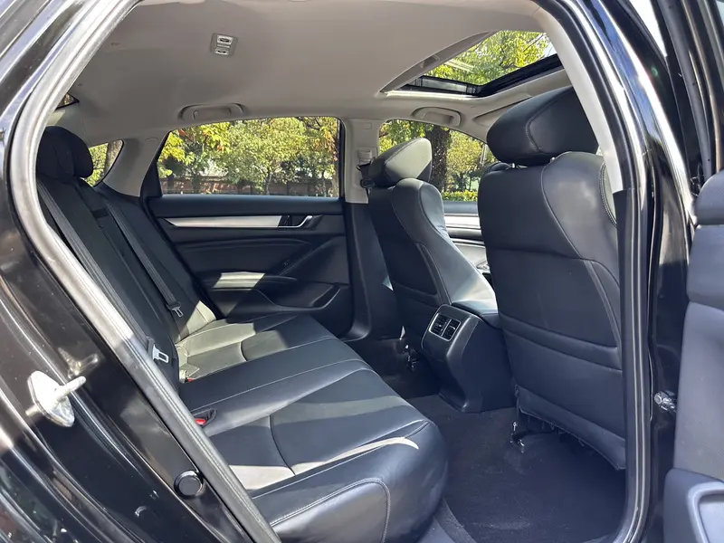 Honda Accord — фото 10