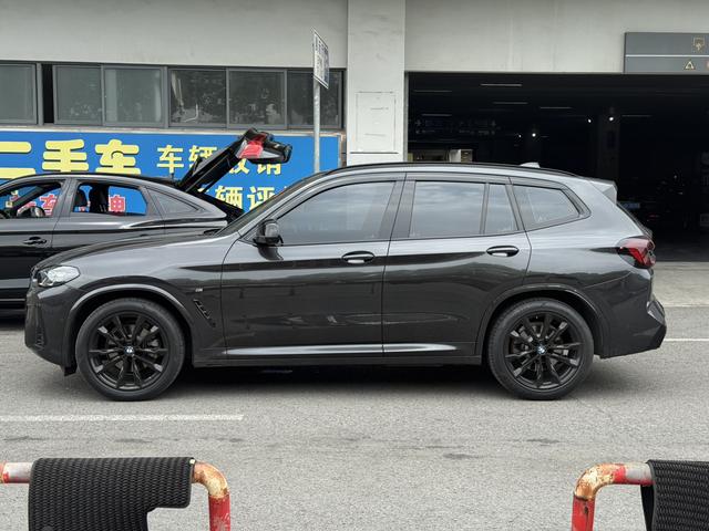 BMW X3 2022 Темно-серый из Китая, фото 2