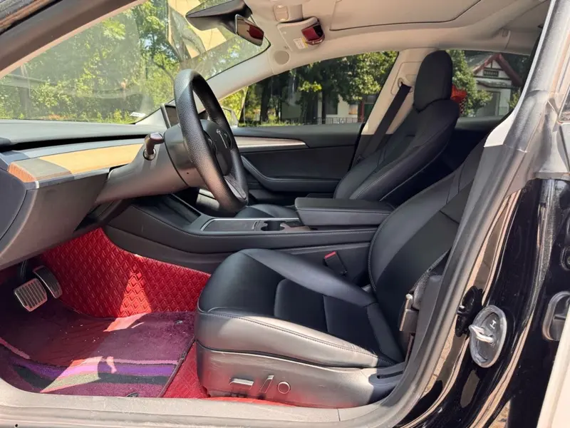 Tesla Model 3 — фото 10
