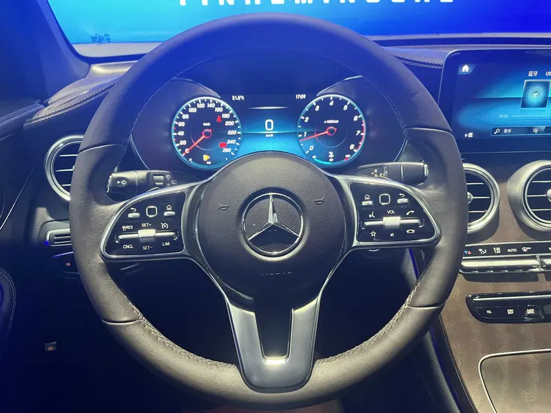 Mercedes-Benz GLC 260 L 4 MAT IC Luxury — фото 9
