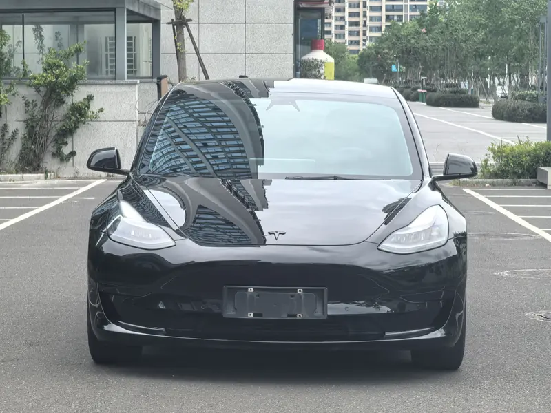 Tesla Model 3 — фото 2