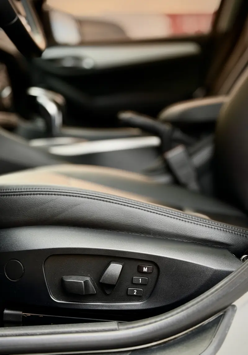 BMW X1 sDrive18i стиль — фото 9