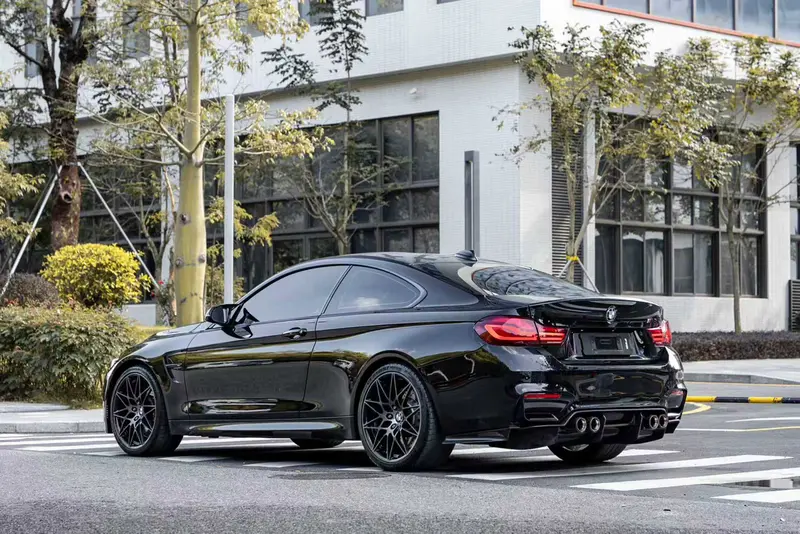 BMW M4 — фото 4