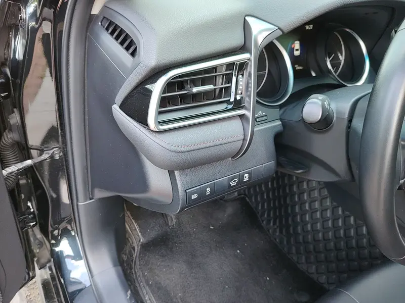 Toyota Camry 2.5 HG Luxury V — фото 13