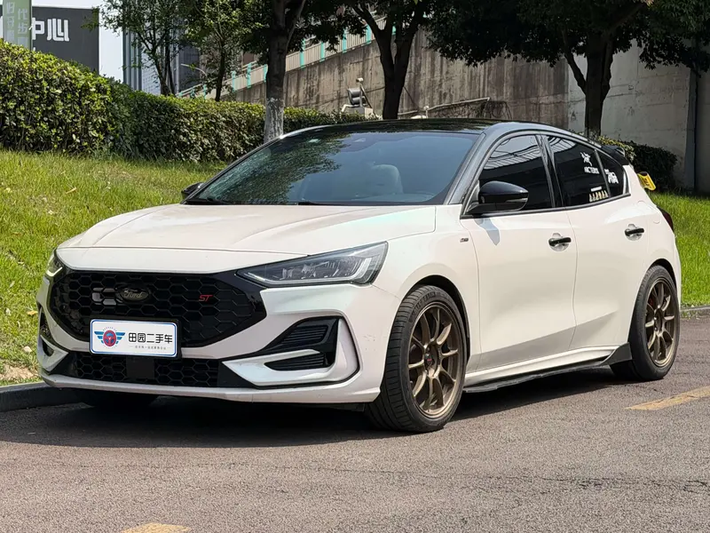 Ford Focus Eco Boost 180 AT ST Line