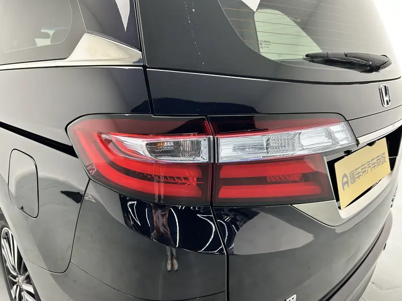Honda Odyssey — фото 10