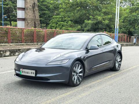 Tesla Model 3 2024