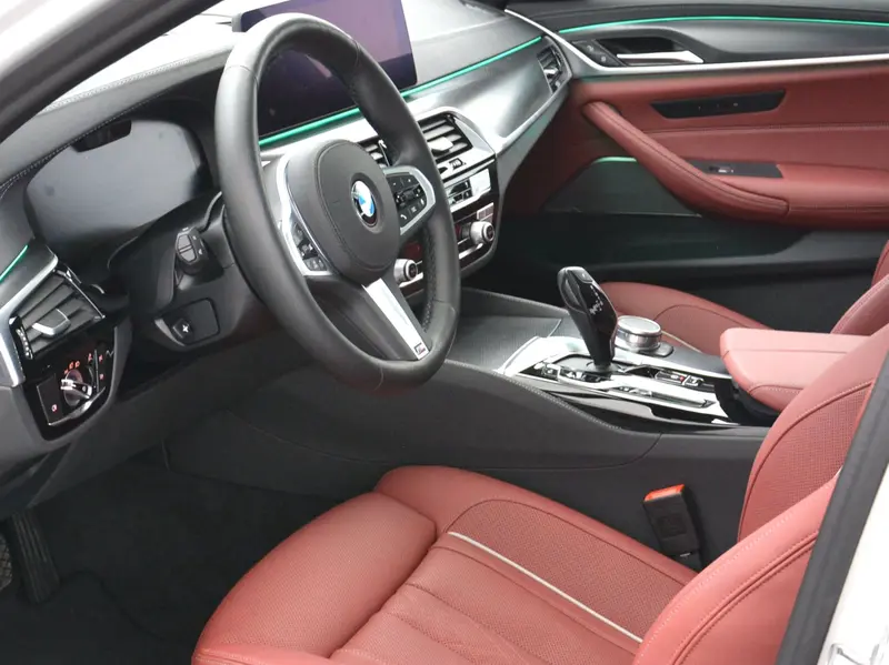 BMW 5 Series — фото 10