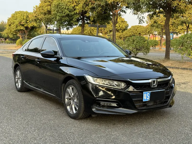 Honda Accord — фото 3