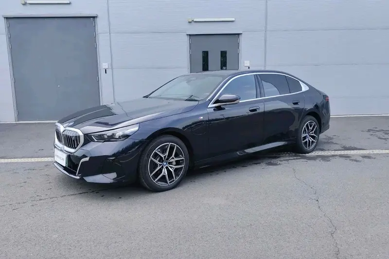 BMW i 5 e Drive 35 L M Sport Package