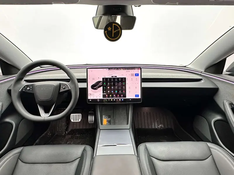 Tesla Model 3 — фото 8
