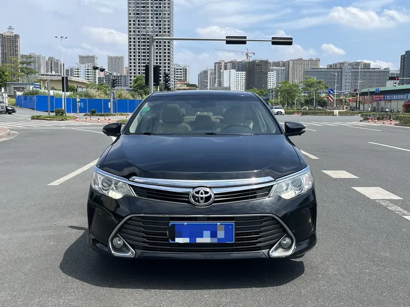 Toyota Camry — фото 2