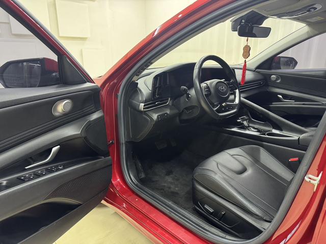 Elantra 2021 1,5 л CVT LUX Premium Edition Elantra 2021 1,5 л CVT LUX Premium Edition