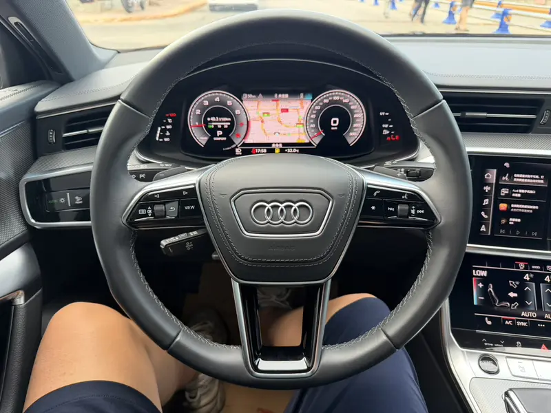 Audi A6L — фото 10