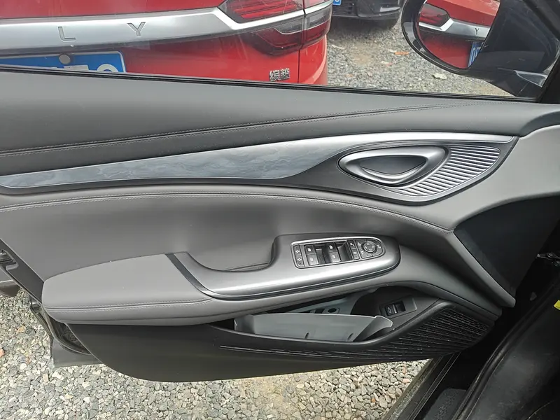 BYD Seal — фото 16