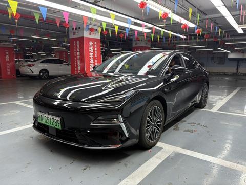 Geely Galaxy Starshine 8 PHEV, 2025 год