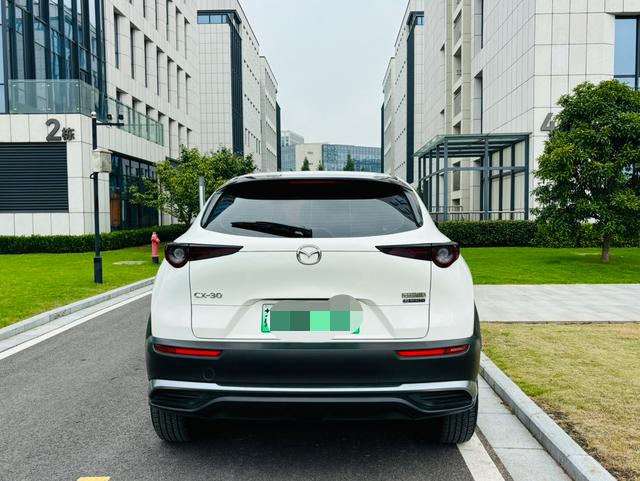 Mazda CX-30 EV — фотографии объявления, Фото 11