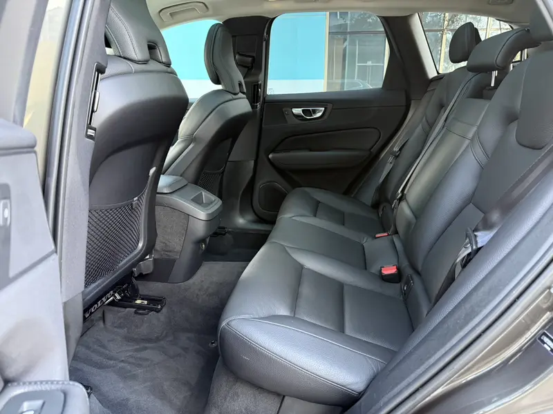 Volvo XC60 T5 полный привод VI — фото 8