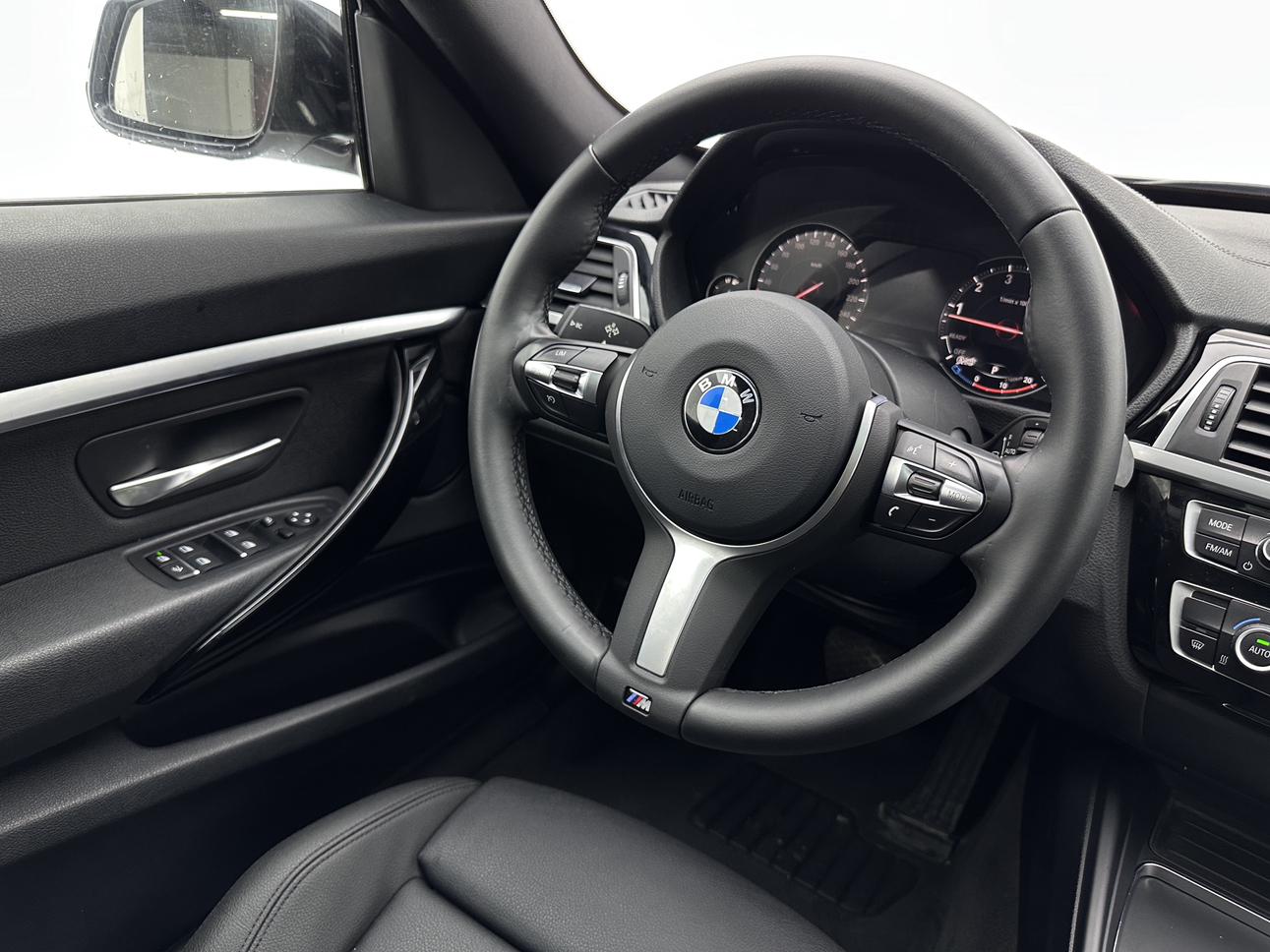 BMW 3 Series GT: фотография 10 из 31