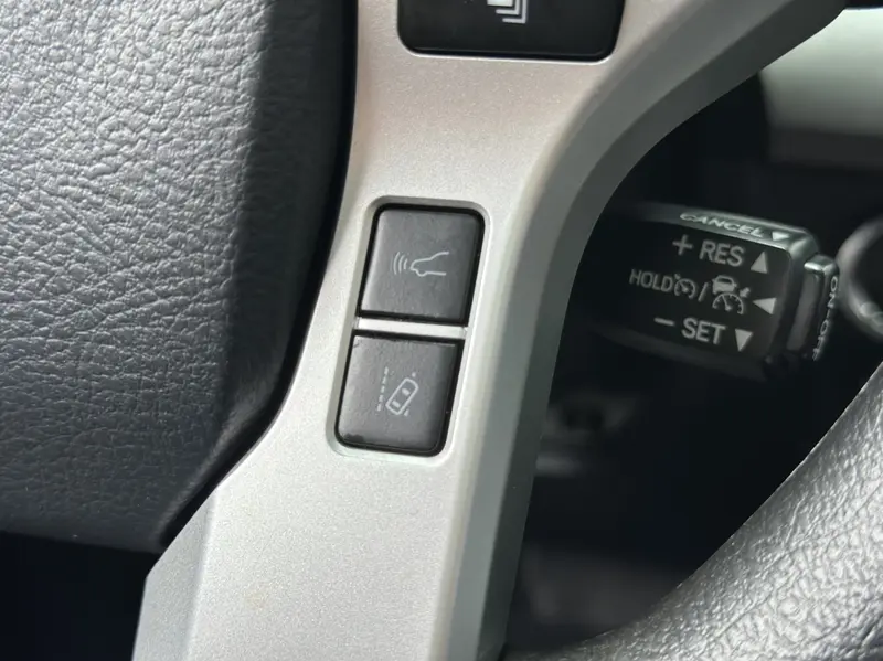Toyota Tundra — фото 16