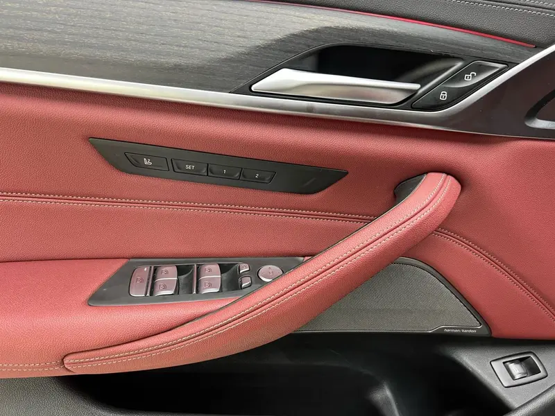 BMW 5 Series — фото 16