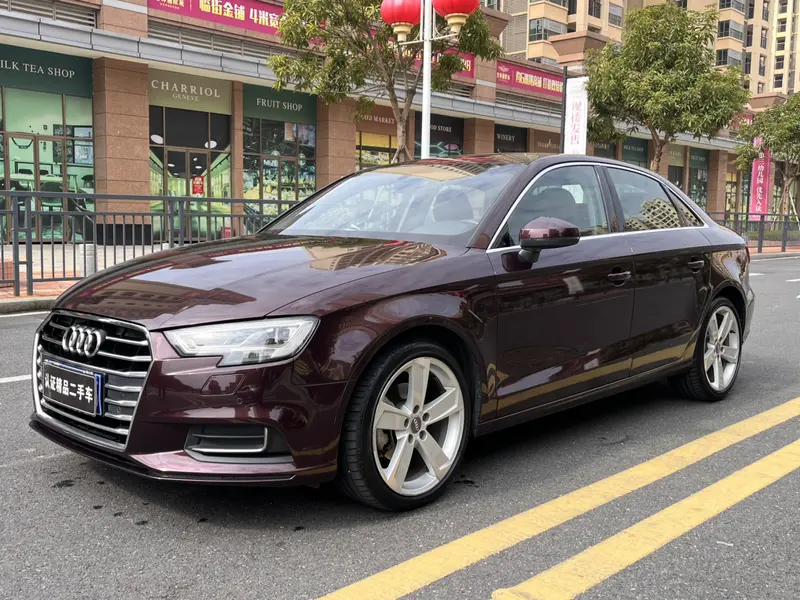 Audi A3 — фото 1