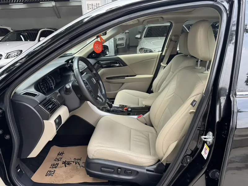 Honda Accord — фото 9