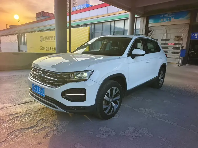 Volkswagen Tayron 330 TSI 2 WD Luxury V