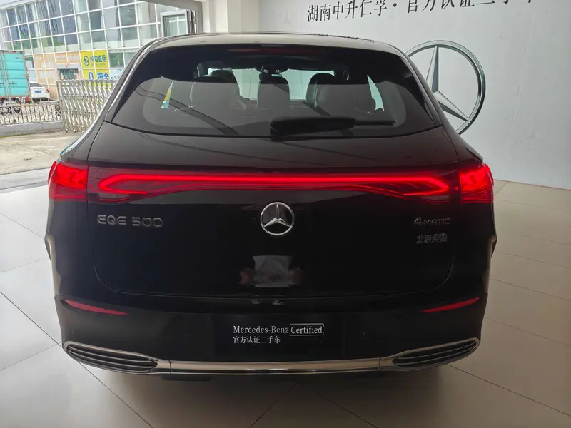 Mercedes-Benz EQE SUV — фото 4