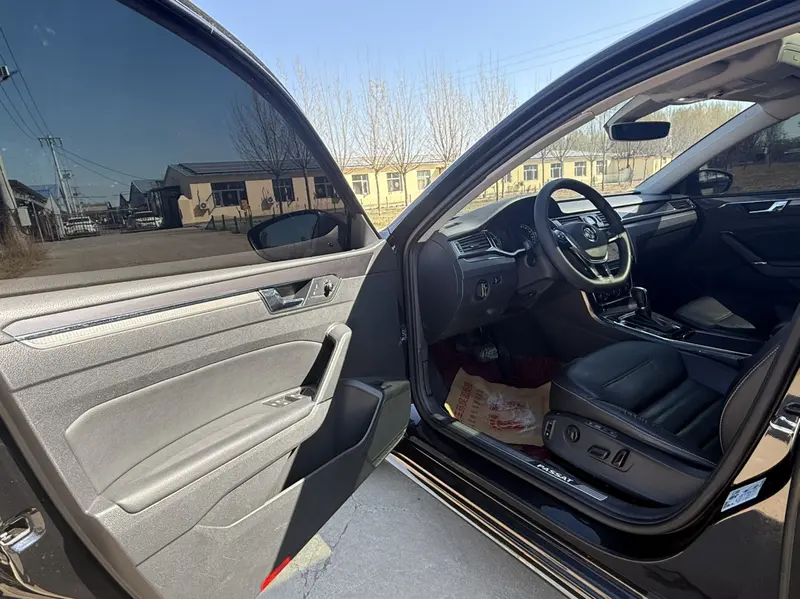 Volkswagen Passat — фото 15