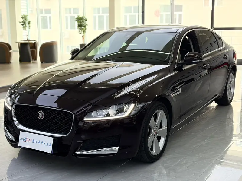 Jaguar XFL 2.0 T P 200 2 WDLuxury