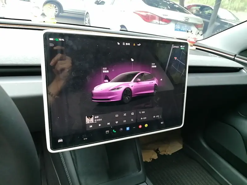 Tesla Model 3 — фото 12
