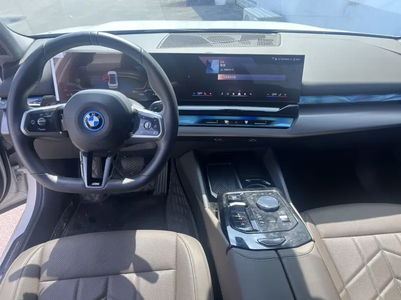 BMW i5 — фото 7