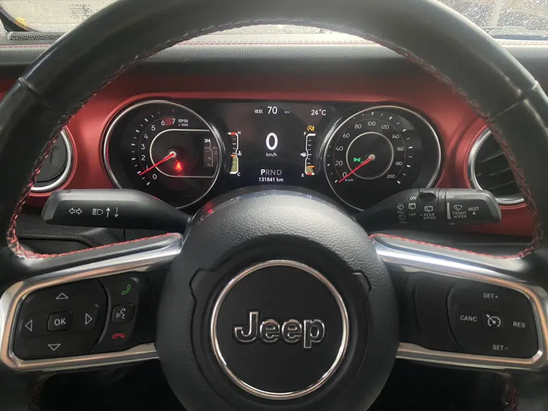 Jeep Wrangler — фото 10
