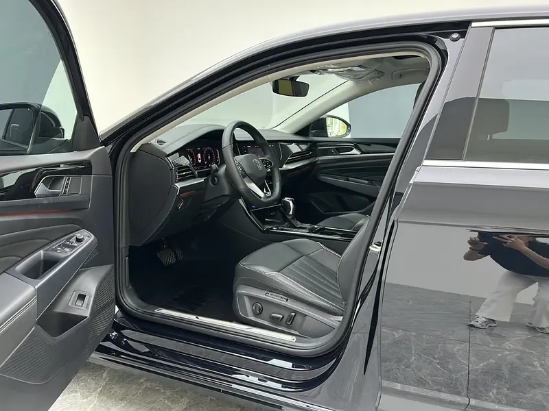 Volkswagen Passat — фото 17