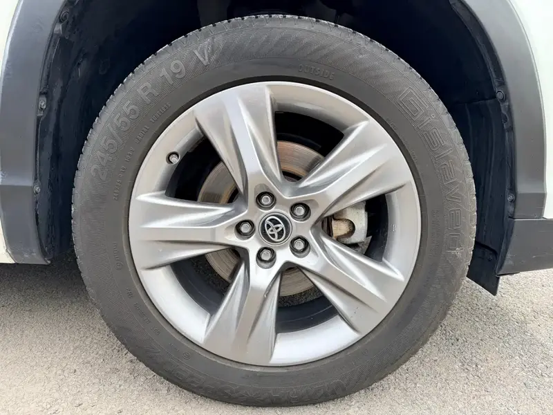 Toyota Highlander — фото 5