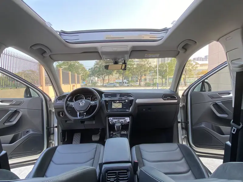 Volkswagen Tiguan L — фото 7